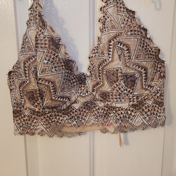 PINK Victoria's Secret Other - PINK Victoria's Secret Geometric Lace Bralette - Brown and Cream